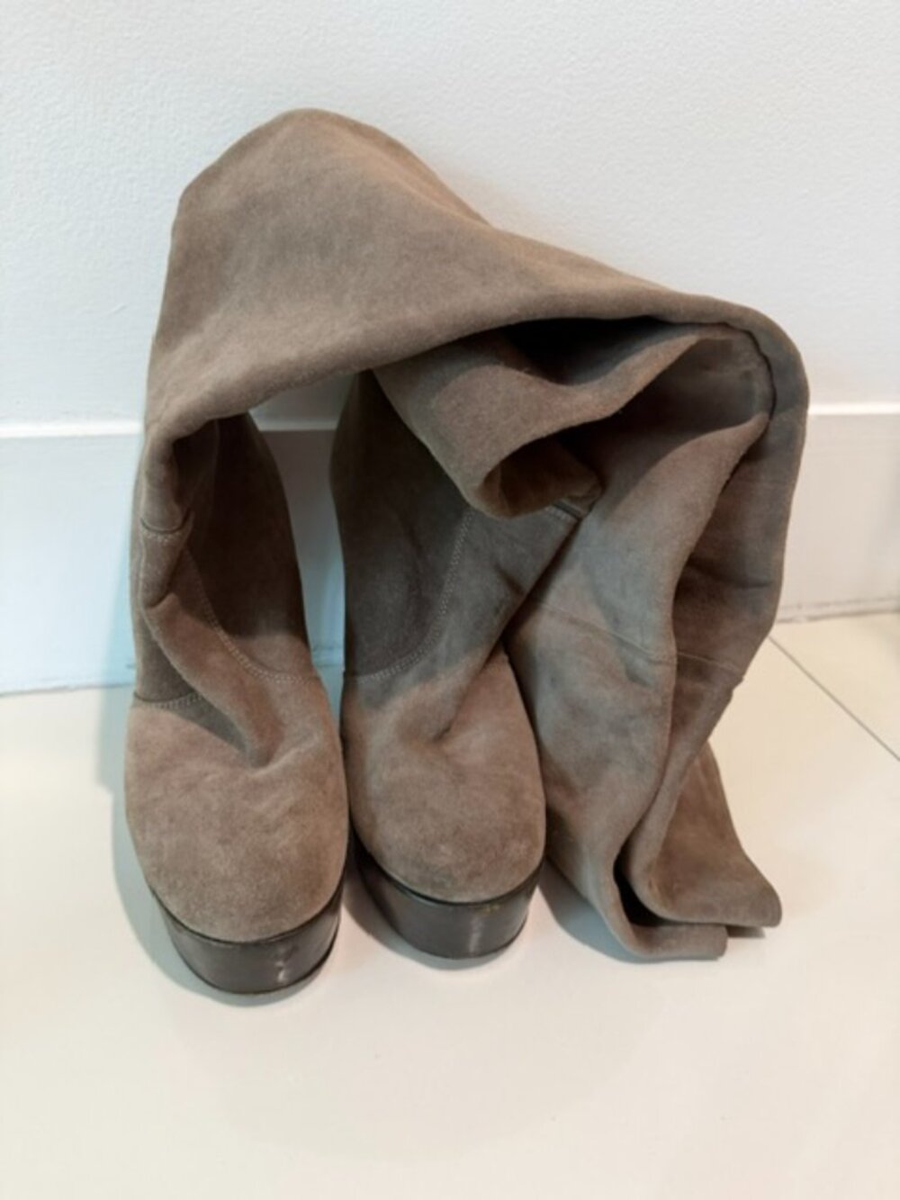 Giuseppe Zanotti over the knee suede boots - Picture 4 of 7